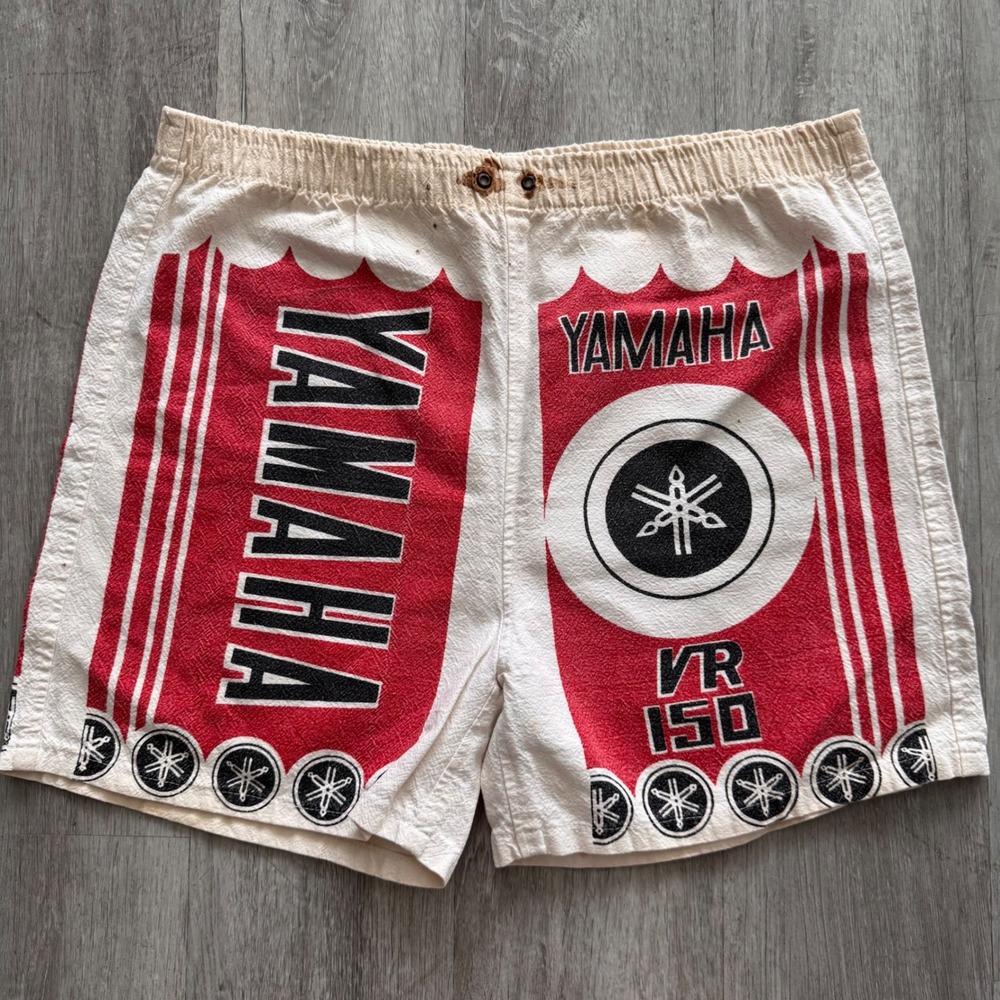 True Vintage Yamaha VR 150 Racing Shorts Red White Black Graphic Mens medium 30"